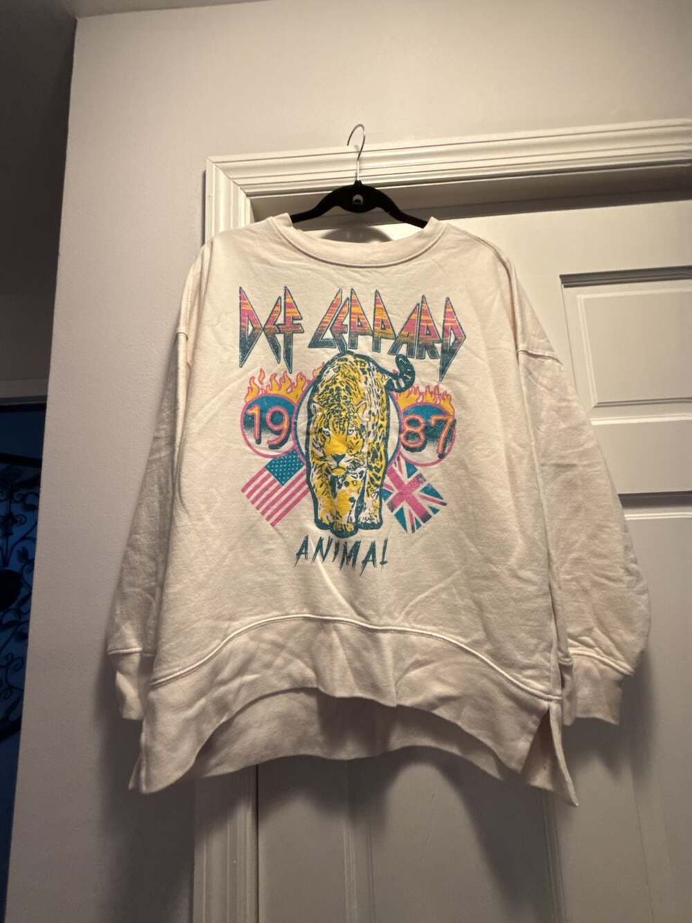 DEF LEPPARD Band Sweatshirt Women's 1987 Animal Soft Fleece Crewneck NWT